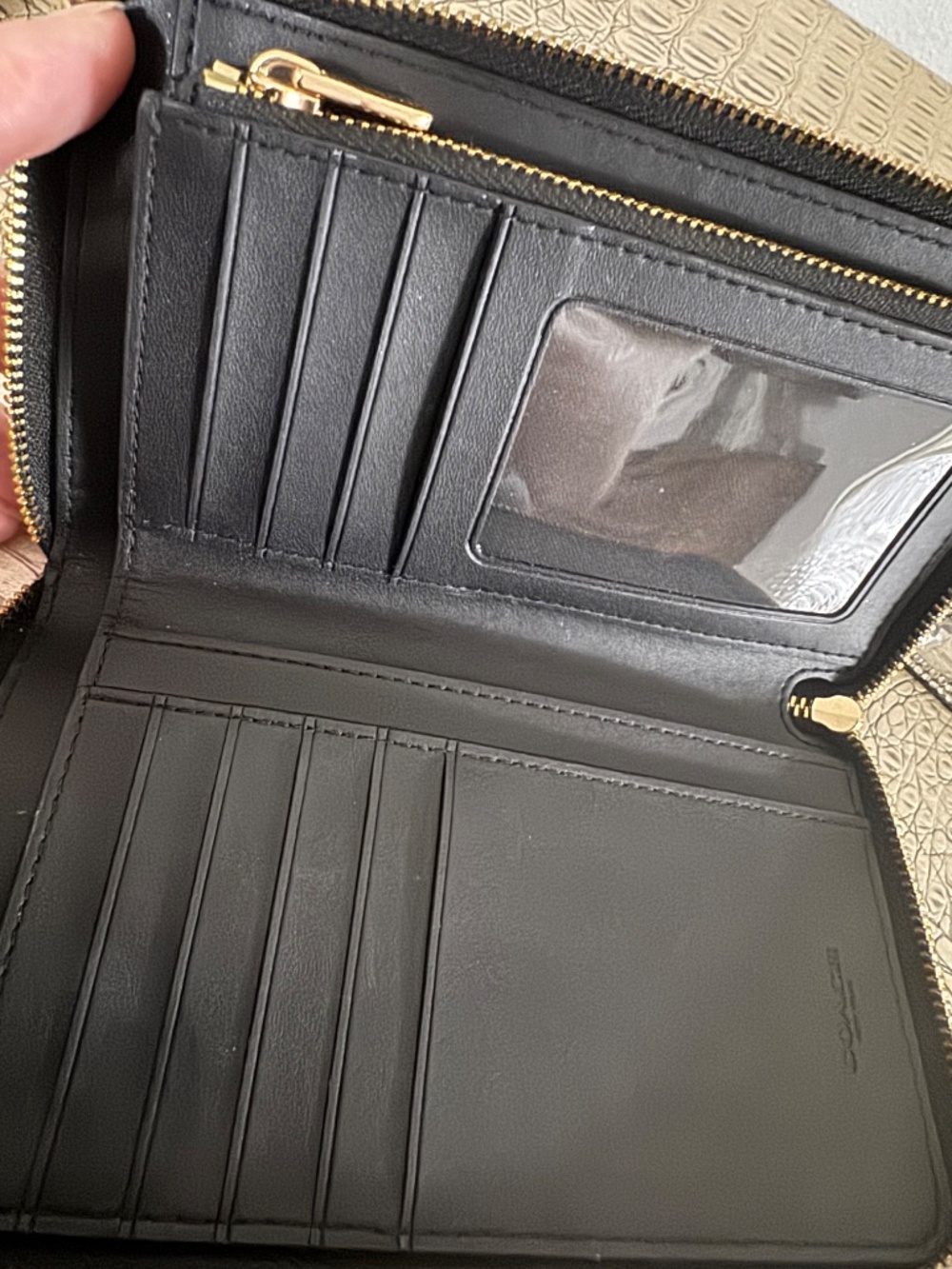 Coach medium zip up wallet, black - Picture 3 of 6
